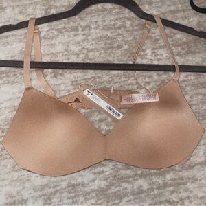 SKIMS Wireless Foam Push Up Bra
